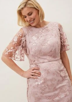 Harlow Sequin Lace Dress -Floral Und Chic 205070994 04 harlow sequin lace dress