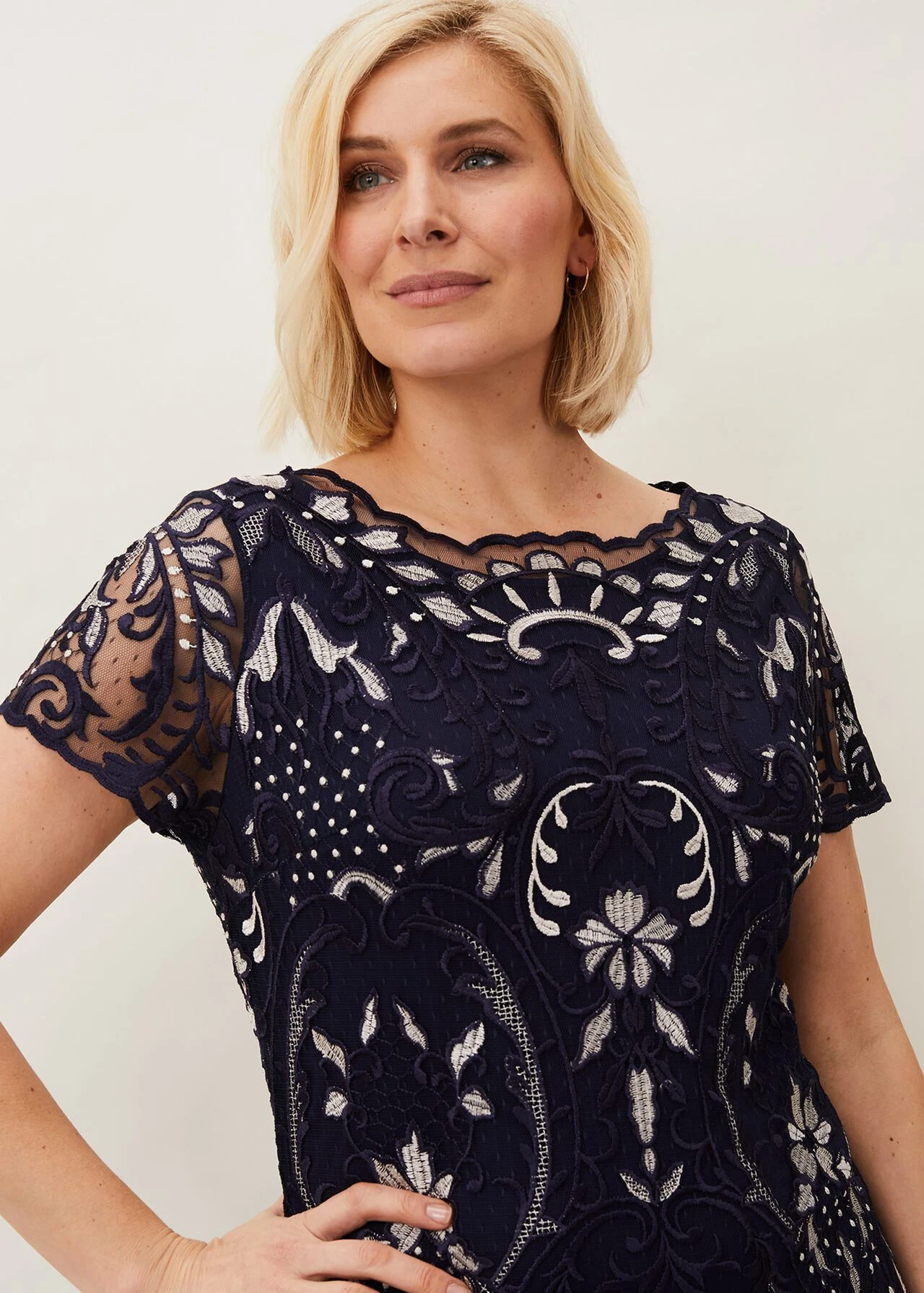 Lizzy Embroidered Dress 6 Lizzy Embroidered Dress – Bild 4