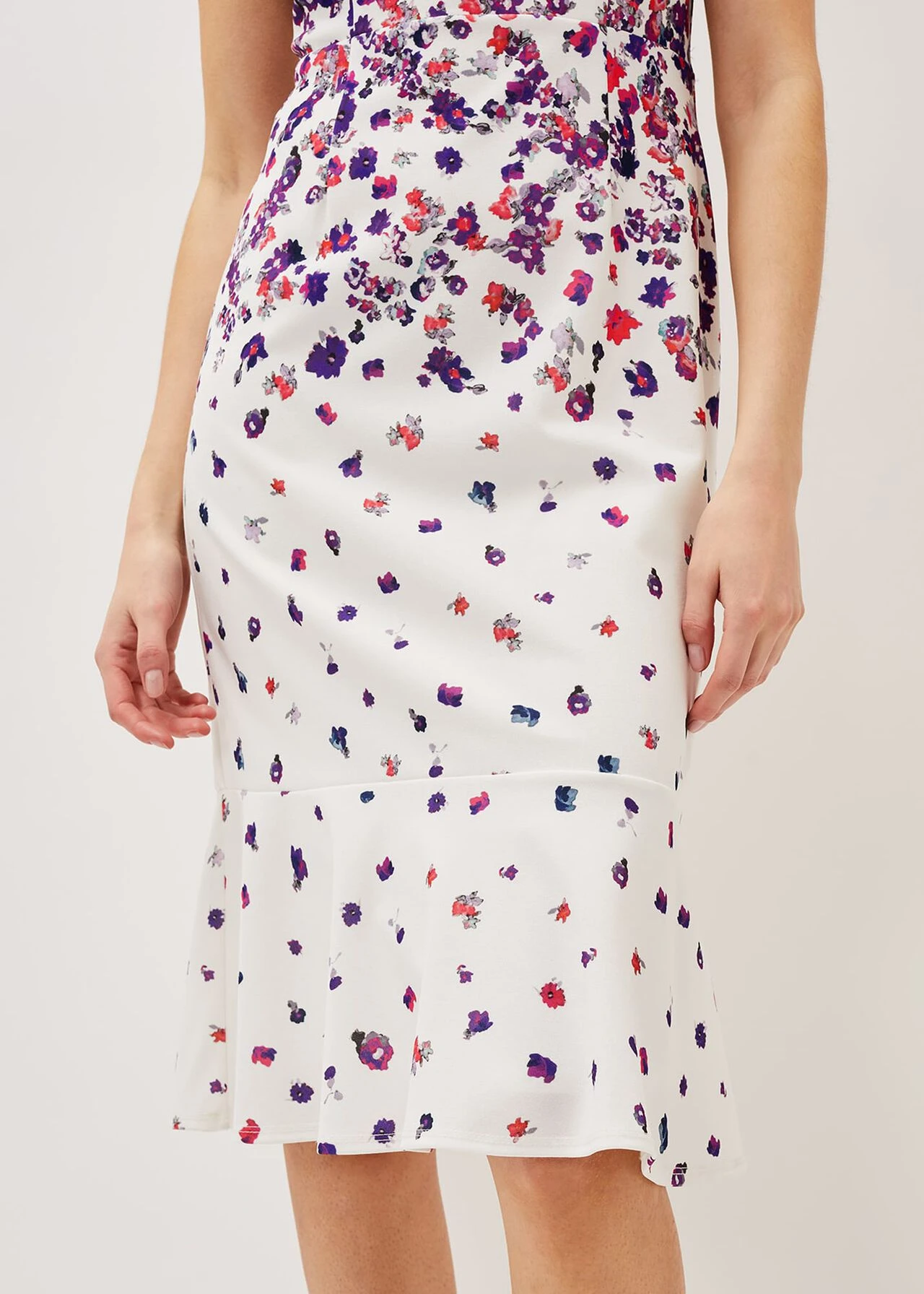 Dahlia Ditsy Floral Fitted Dress 7 Dahlia Ditsy Floral Fitted Dress – Bild 5