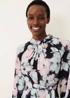 Ella Floral Print Dress -Floral Und Chic 220348466 04 ella floral print dress