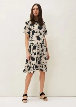 Daisy Print Swing Dress -Floral Und Chic 220540836 03 daisy print swing dress