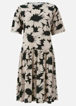 Daisy Print Swing Dress -Floral Und Chic 220540836 99 daisy print swing dress