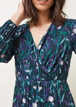 Beatrix Floral Jersey Dress -Floral Und Chic 220602000 05 beatrix floral jersey dress