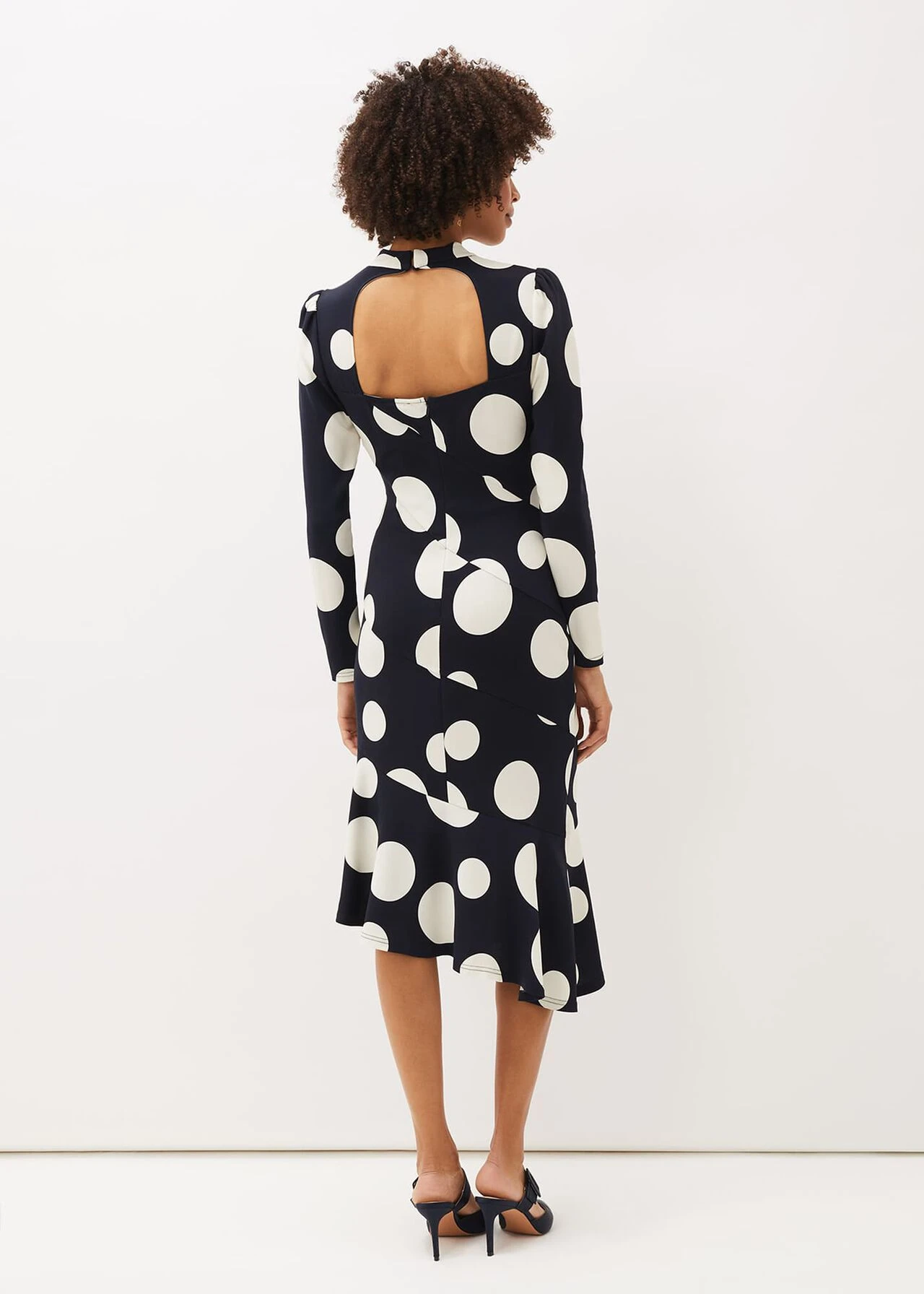 Gabi Spot Print Asymmetric Hem Dress 4 Gabi Spot Print Asymmetric Hem Dress – Bild 2