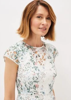 Franky Floral Lace Fitted Dress 12 Franky Floral Lace Fitted Dress -Floral Und Chic 220719931 04 franky floral lace fitted dress