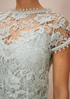 Michelle Double Layer Maxi Dress -Floral Und Chic 220766479 04 michelle double layer maxi dress