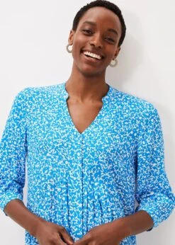 Penele Ditsy Print Maxi Dress -Floral Und Chic 220845284 04 penele ditsy print maxi dress