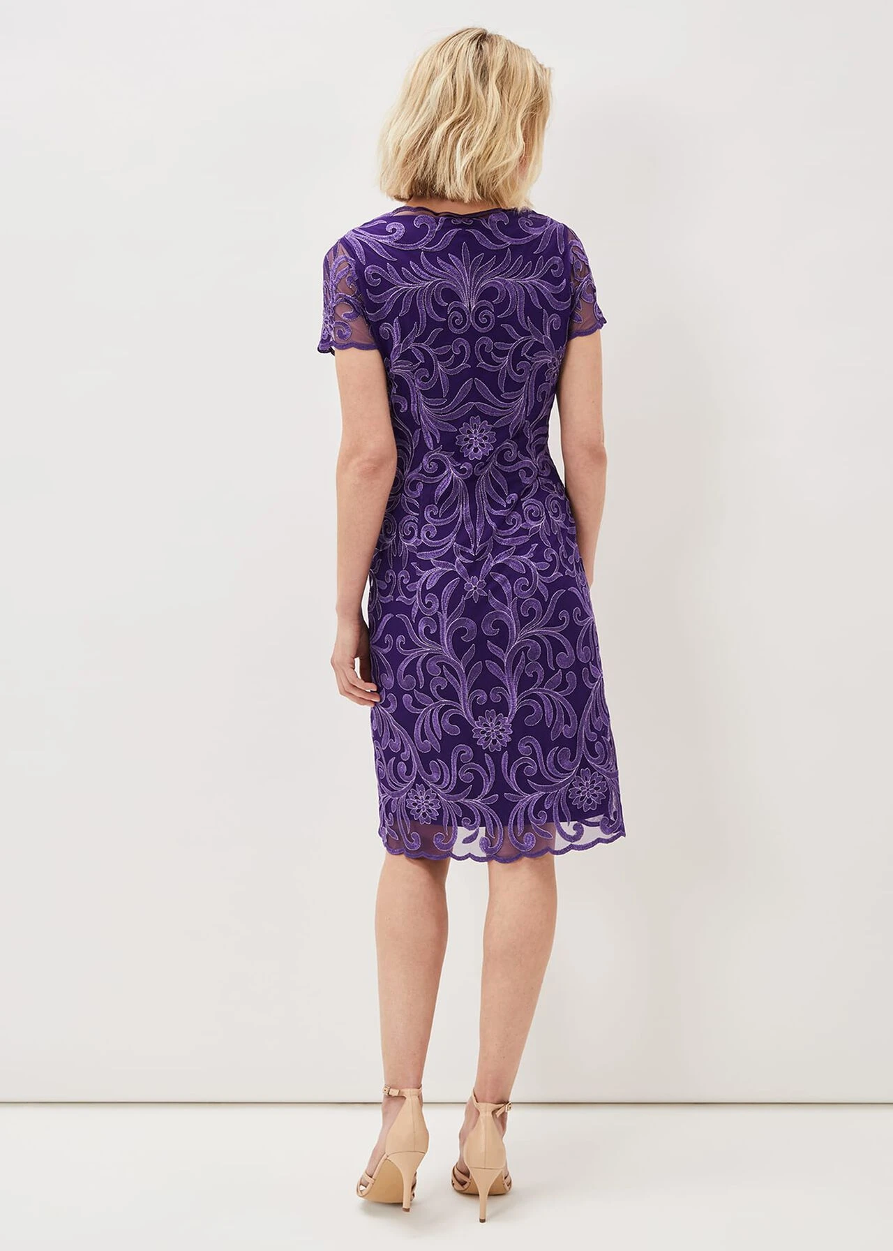 Nessa Embroidered Midi Dress 4 Nessa Embroidered Midi Dress – Bild 2