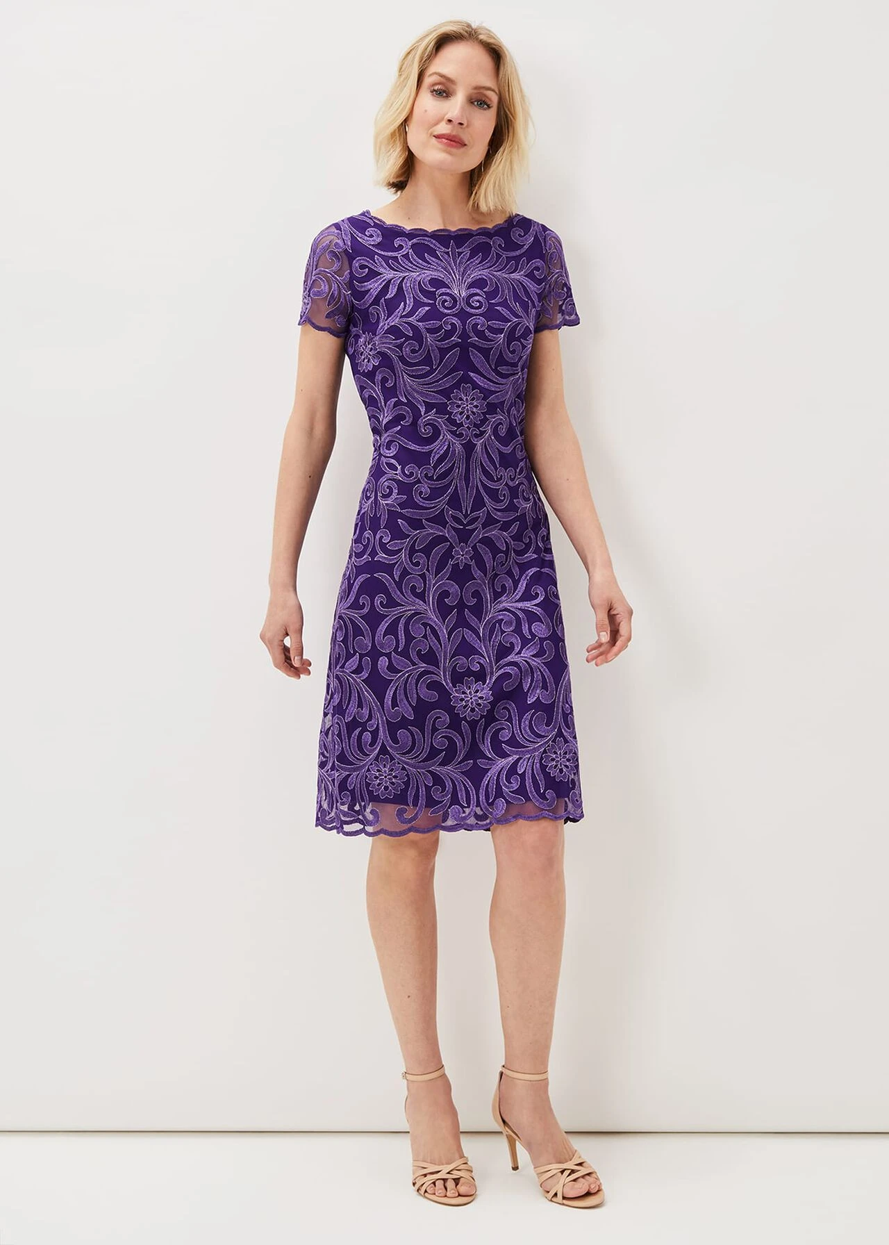 Nessa Embroidered Midi Dress 5 Nessa Embroidered Midi Dress – Bild 3