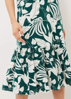 Aayra Palm Print Midaxi Dress -Floral Und Chic 220924703 05 aayra palm print midaxi dress