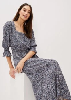 Millie Ditsy Print Dress -Floral Und Chic 220937570 05 millie ditsy print dress