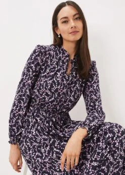 Shay Floral Midi Dress 12 Shay Floral Midi Dress -Floral Und Chic 220999747 05 shay floral midi dress