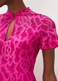 Lulu Lace Midi Dress -Floral Und Chic 221037389 04 lulu lace midi dress