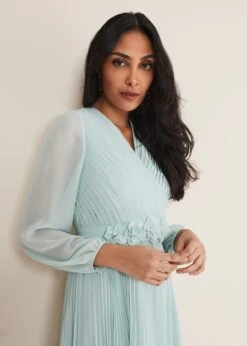 Petite Alecia Pleated Maxi Dress 12 Petite Alecia Pleated Maxi Dress -Floral Und Chic 221371985 04 petite alecia pleated maxi dress