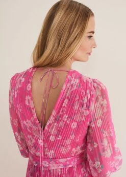 Hayley Floral Pleated Maxi Dress -Floral Und Chic 221417617 05 hayley floral pleated maxi dress