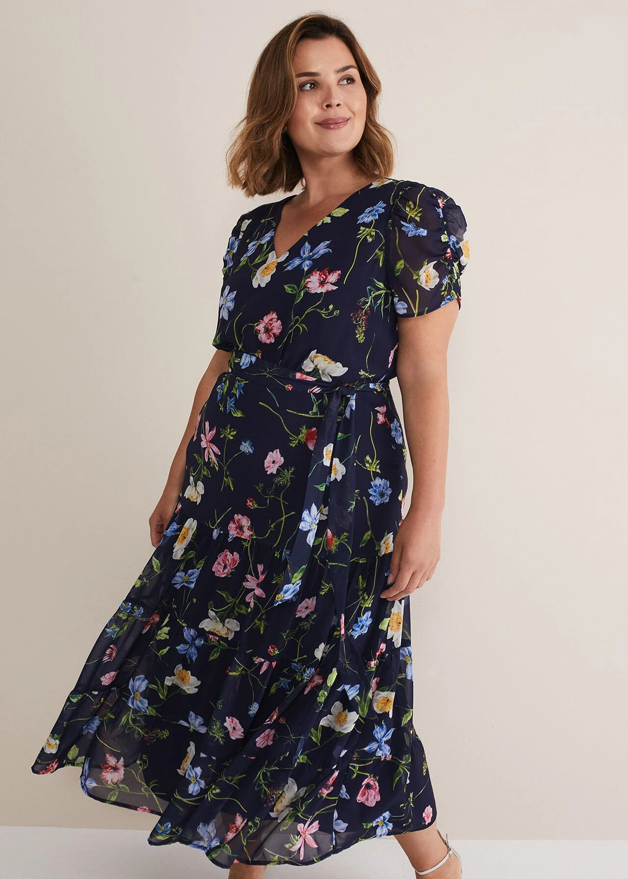 Lola Floral Tiered Midi Dress 9 Lola Floral Tiered Midi Dress – Bild 7