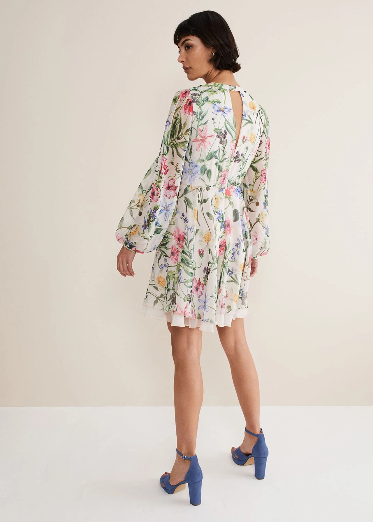 Everleigh Chiffon Floral Mini Dress 4 Everleigh Chiffon Floral Mini Dress – Bild 2
