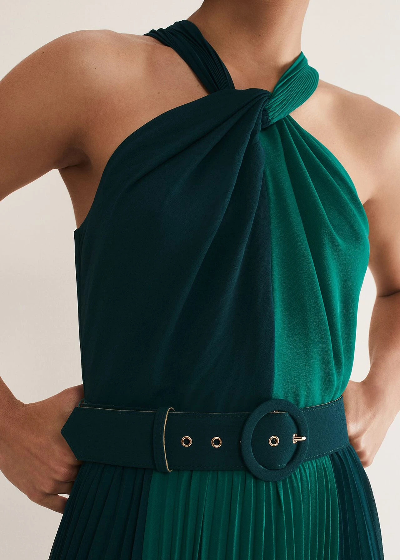 Xenia Pleated Midi Dress 6 Xenia Pleated Midi Dress – Bild 4