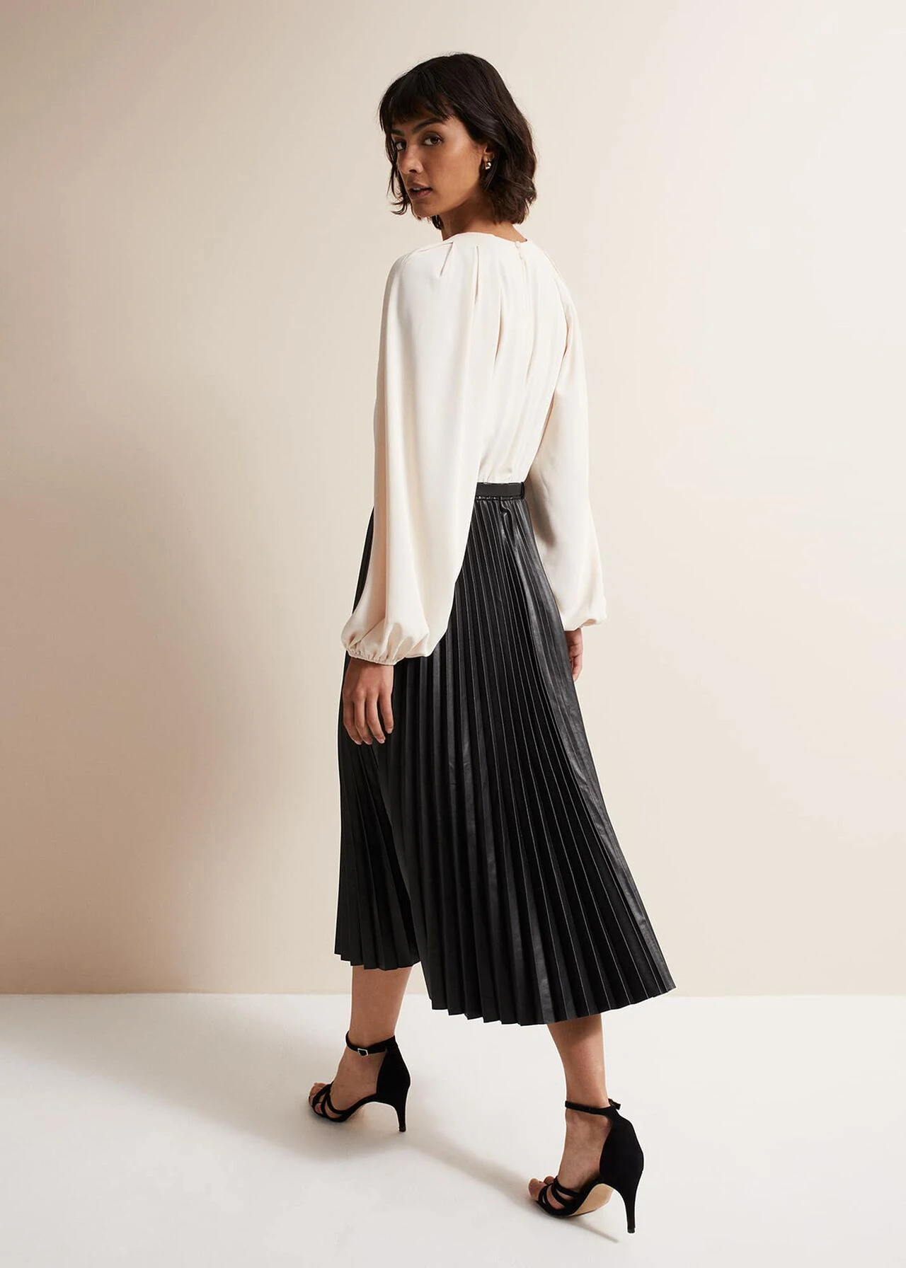 Charlotta Faux Leather Midi Dress 4 Charlotta Faux Leather Midi Dress – Bild 2