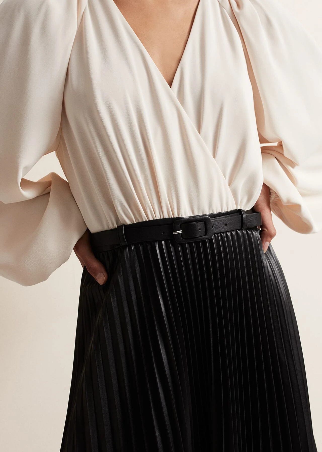 Charlotta Faux Leather Midi Dress 6 Charlotta Faux Leather Midi Dress – Bild 4