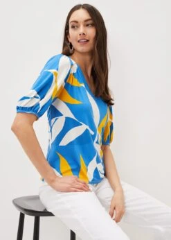 Izzey Leaf Print Top -Floral Und Chic 303251000 04 izzey leaf print top