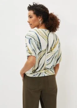 Caraline Linen Botanical Print Top -Floral Und Chic 303278225 02 caraline linen botanical print top