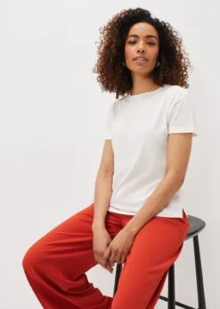 Huntly Stitch Detail T-Shirt -Floral Und Chic 303288106 04 huntly stitch detail t shirt