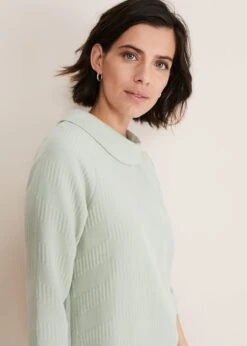 Mica Textured Top -Floral Und Chic 303318454 04 mica textured top