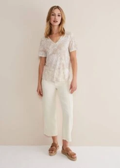 Elspeth V Neck Top 10 Elspeth V Neck Top -Floral Und Chic 303391565 03 elspeth v neck top