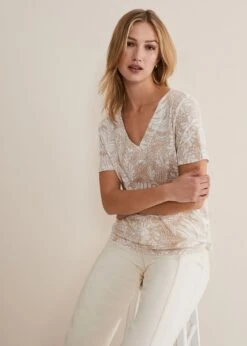 Elspeth V Neck Top 11 Elspeth V Neck Top -Floral Und Chic 303391565 04 elspeth v neck top