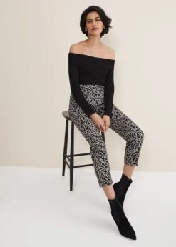 Emili Bardot Top -Floral Und Chic 303428050 05 emili bardot top