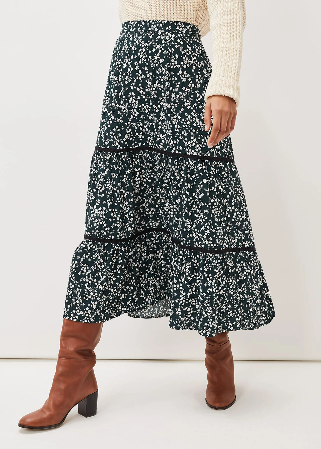 Lennox Ditsy Print Tiered Maxi Skirt 5 Lennox Ditsy Print Tiered Maxi Skirt – Bild 3