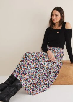 Mona Floral Tiered Skirt -Floral Und Chic 801313000 04 mona floral tiered skirt