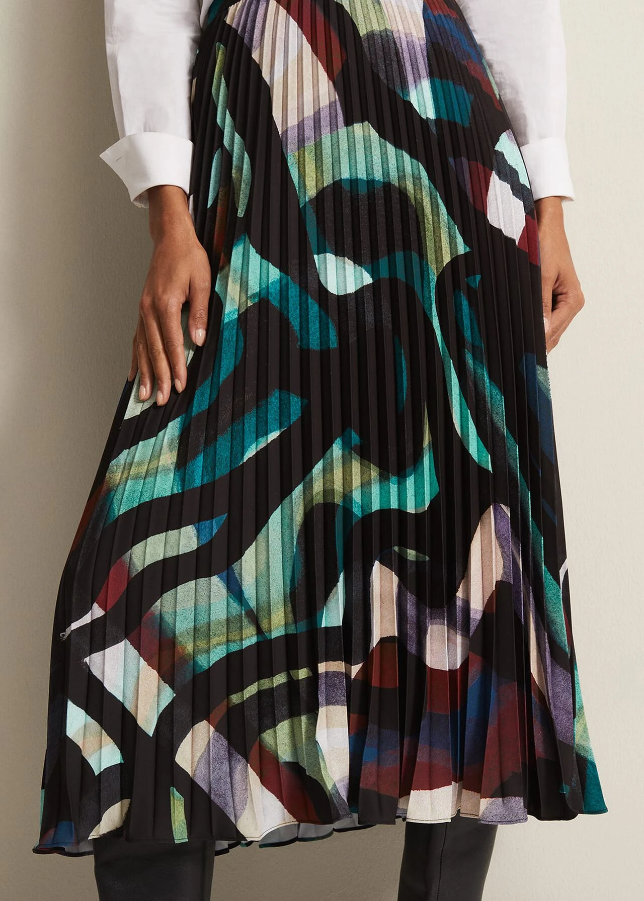 Elmina Abstract Pleated Midi Skirt 6 Elmina Abstract Pleated Midi Skirt – Bild 4